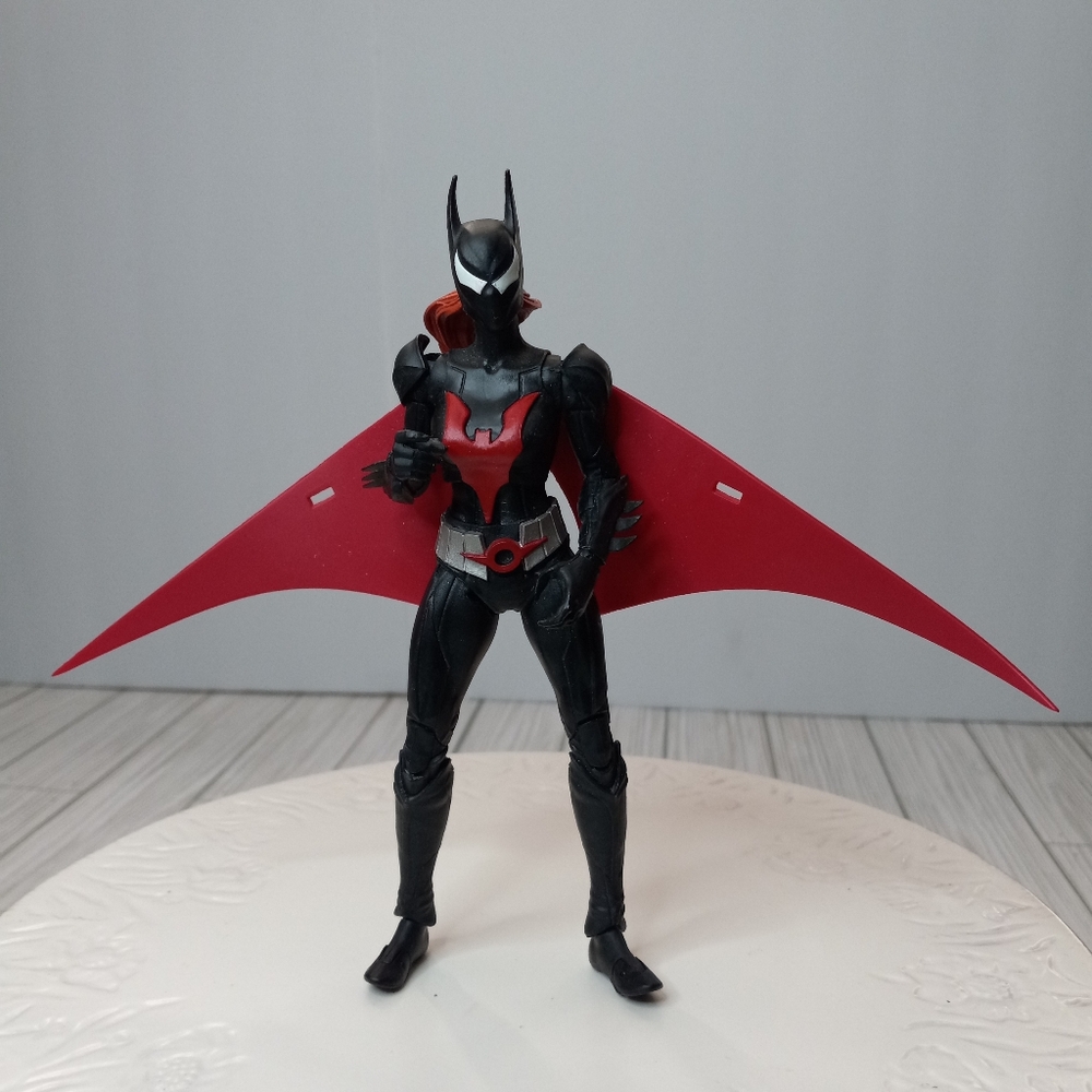 McFarlane Toys DC Multiverse Batman Beyond Batwoman Figure